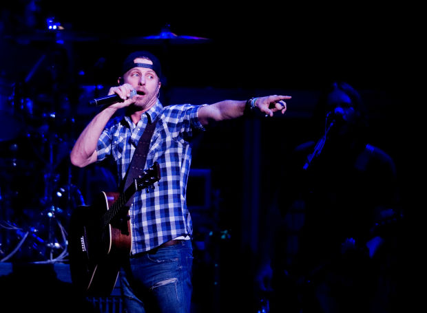 Dierks Bentley, 10/10/2013